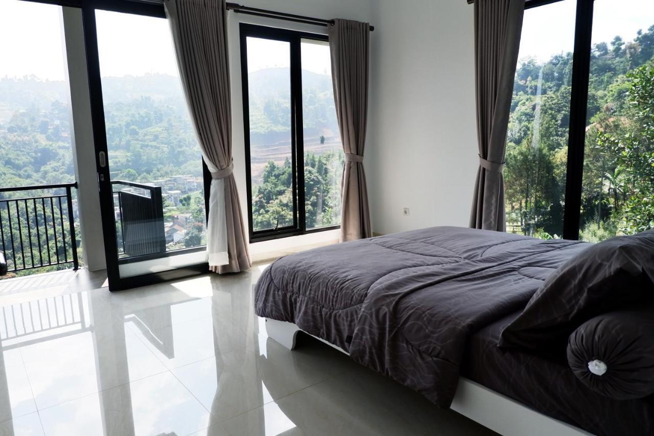 Moment Villa Lembang Exterior photo